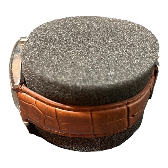 Men’s Watch EIGER E-Z Read Dial Watch Brown Leather Bracelet Vintage Wristwatch - Picture 4 of 8